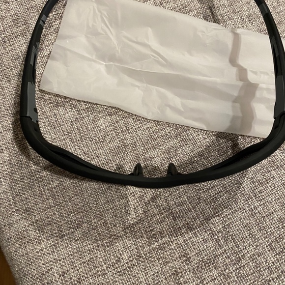 New in Box Men’s Sunglasses - Picture 4 of 6